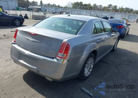 2014 Chrysler 300 z USA, uszkodzony, nr VIN 2C3CCAAG4EH289171